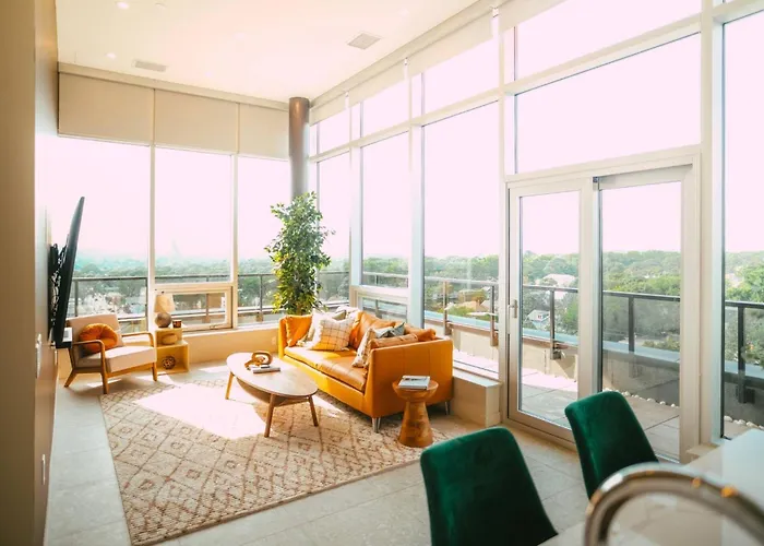 New Luxury 2Br Penthouse Apt In Central Halifax